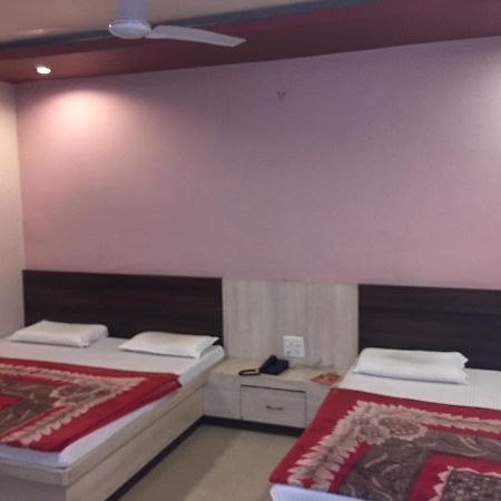 Hotel Pakeeza อัจเมอร์ ภายนอก รูปภาพ