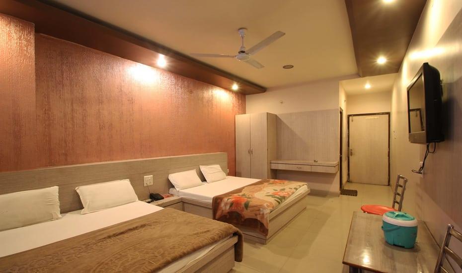 Hotel Pakeeza อัจเมอร์ ภายนอก รูปภาพ