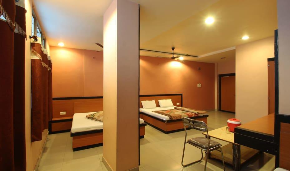 Hotel Pakeeza อัจเมอร์ ภายนอก รูปภาพ