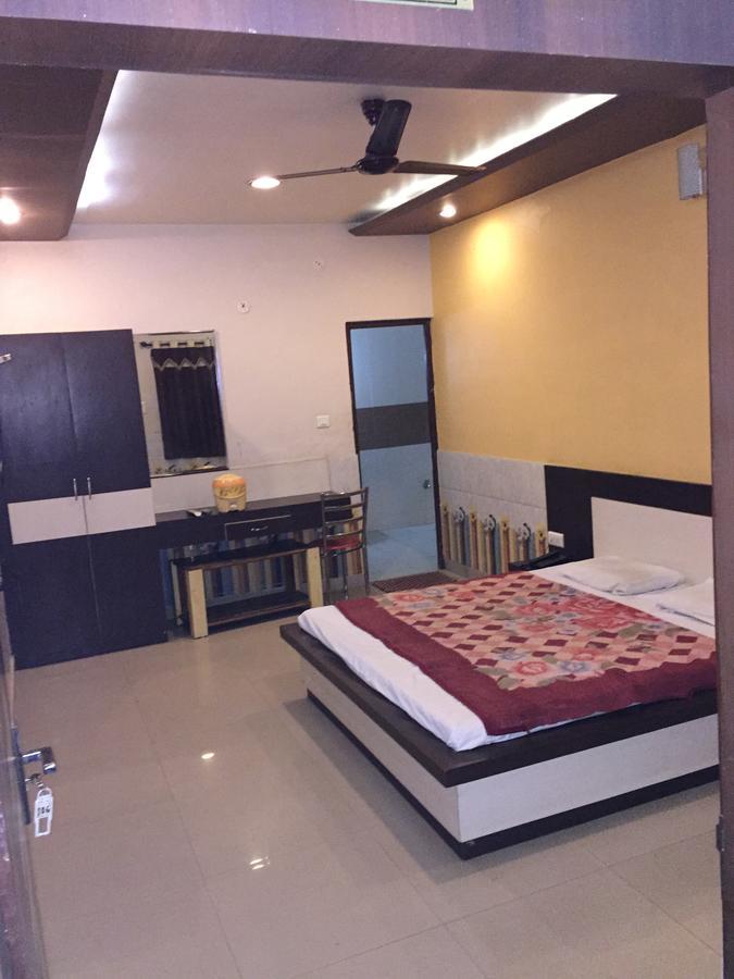 Hotel Pakeeza อัจเมอร์ ภายนอก รูปภาพ