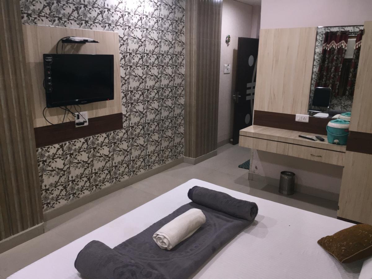 Hotel Pakeeza อัจเมอร์ ภายนอก รูปภาพ