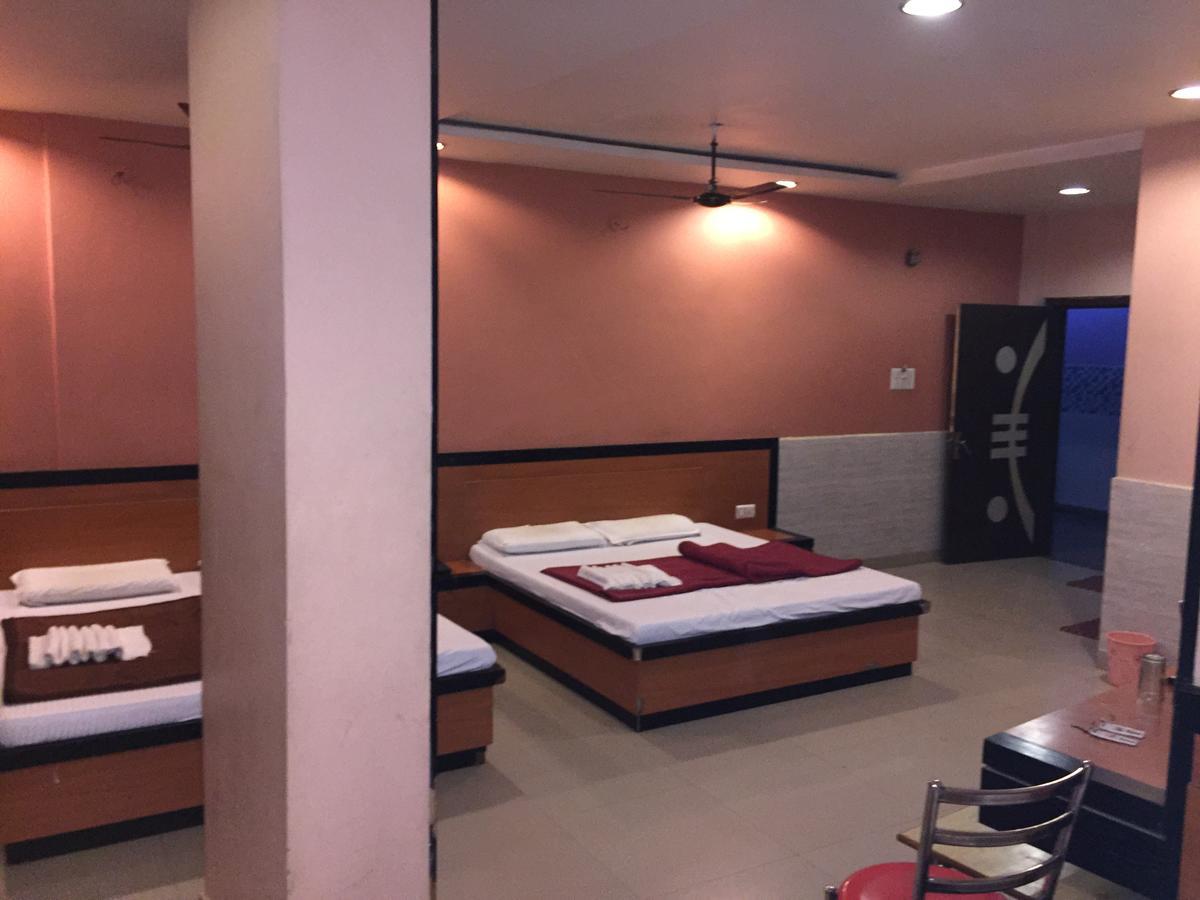 Hotel Pakeeza อัจเมอร์ ภายนอก รูปภาพ