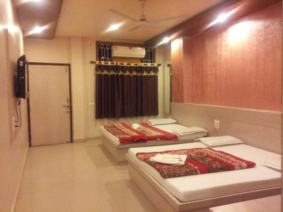 Hotel Pakeeza อัจเมอร์ ภายนอก รูปภาพ