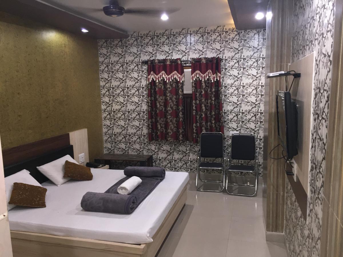 Hotel Pakeeza อัจเมอร์ ภายนอก รูปภาพ