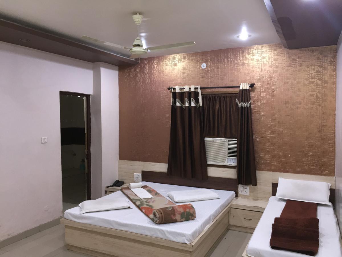 Hotel Pakeeza อัจเมอร์ ภายนอก รูปภาพ